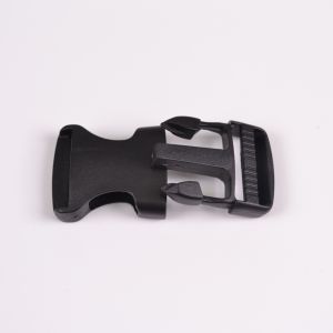 Boucle clip plastique 38x85 mm noir